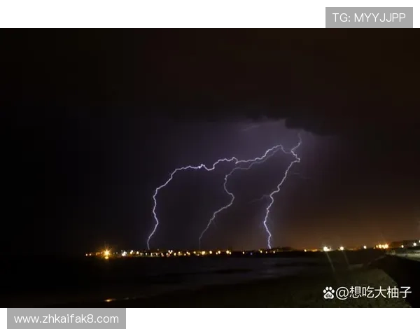 闪电 21 点：闪电现象背后的自然奥秘与能量释放机制